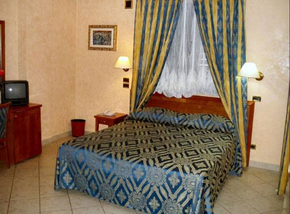 rinellihotel1.jpg